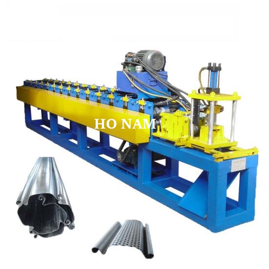 Máy cán cửa cuốn