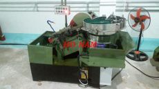 Máy làm đinh vít