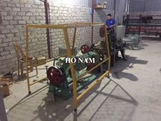 Máy gia công dây thép gai