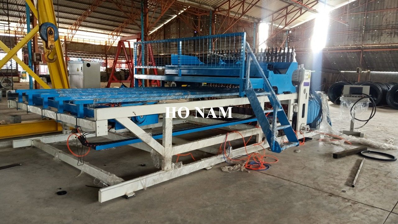 Máy hàn lưới thép bán tự động