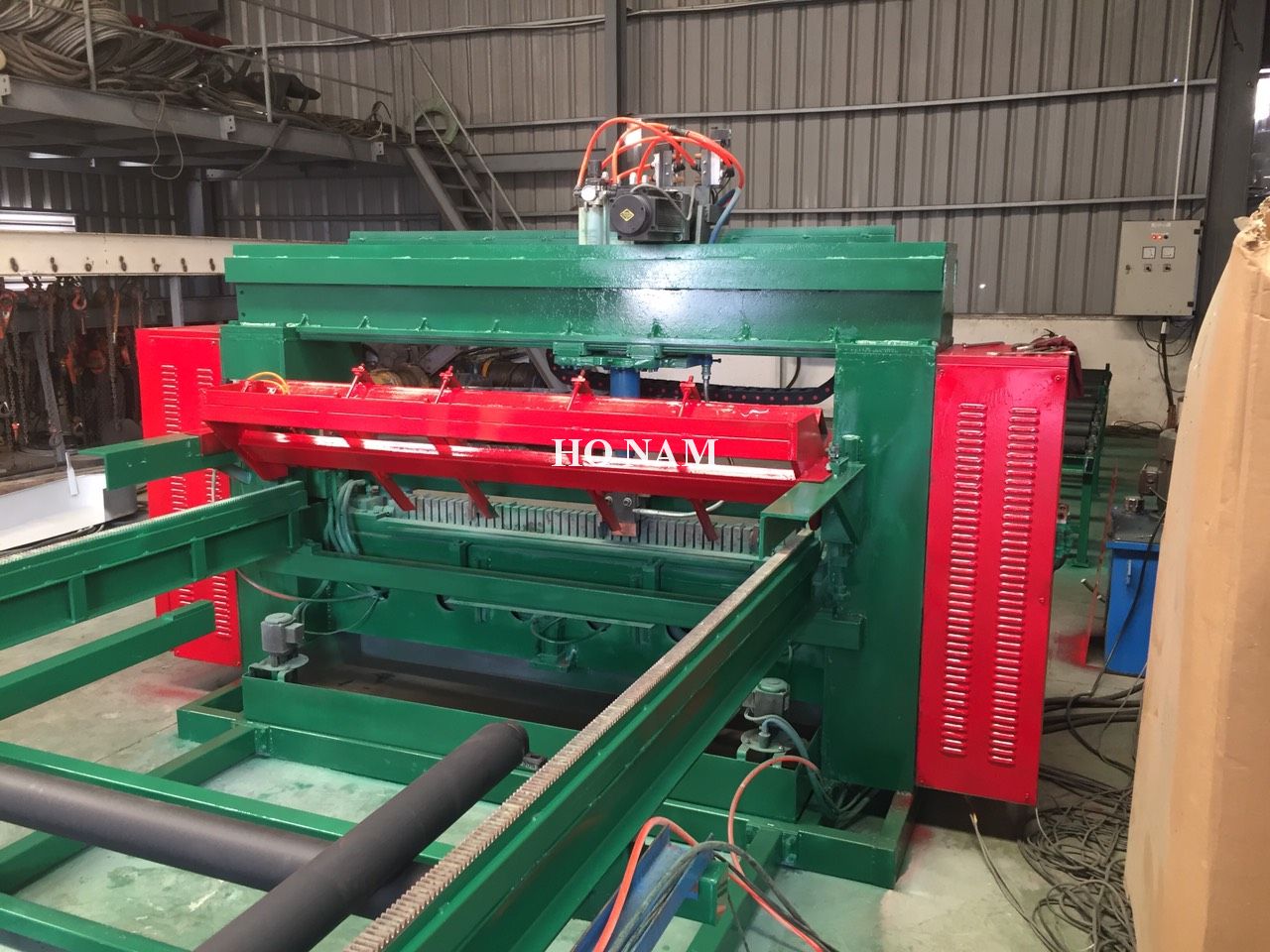 Máy hàn nắp hố ga Grating