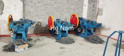 Máy dập đinh cốt pha