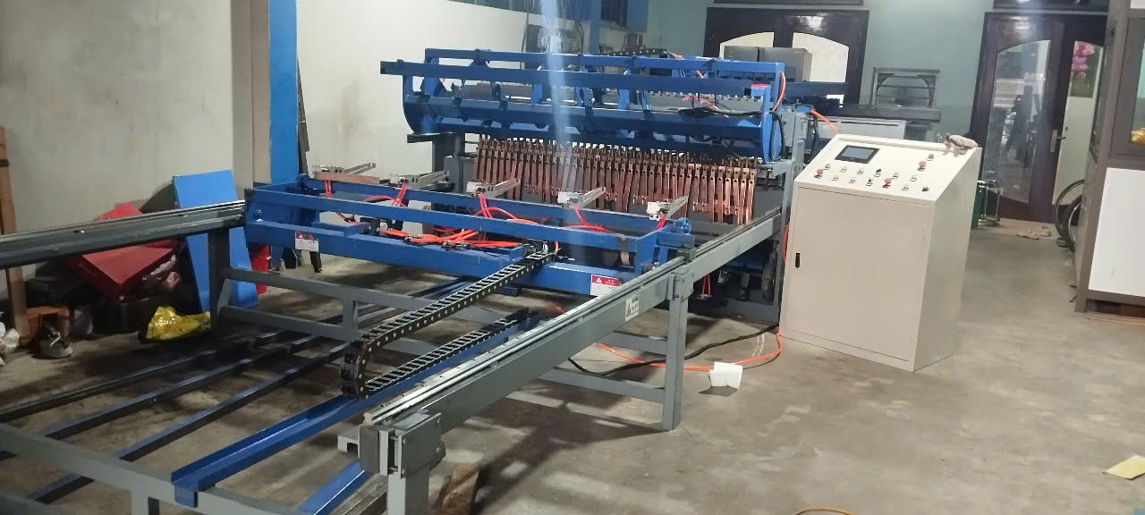 Máy hàn lưới dải dây ngang + dọc tự động