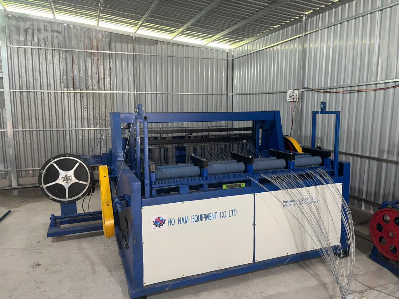 Máy  đan vỉ nướng inox