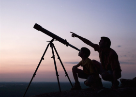 Hình Ảnh Vũ Trụ Qua Các Loại Kính Khác Nhau