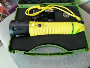 đèn lặn f12 fitech cao cấp