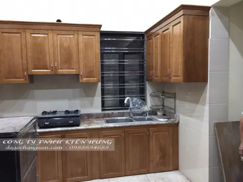 Tủ bếp gỗ tự nhiên