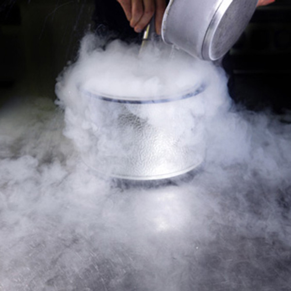 Nitơ lỏng được ứng dụng rộng rãi trên mọi lĩnh vực, mọi ngành nghề Nitơ lỏng được ứng dụng rộng rãi trên mọi lĩnh vực, mọi ngành nghề