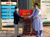 Chương trình tặng máy lọc nước cho bệnh viện điều trị Covid