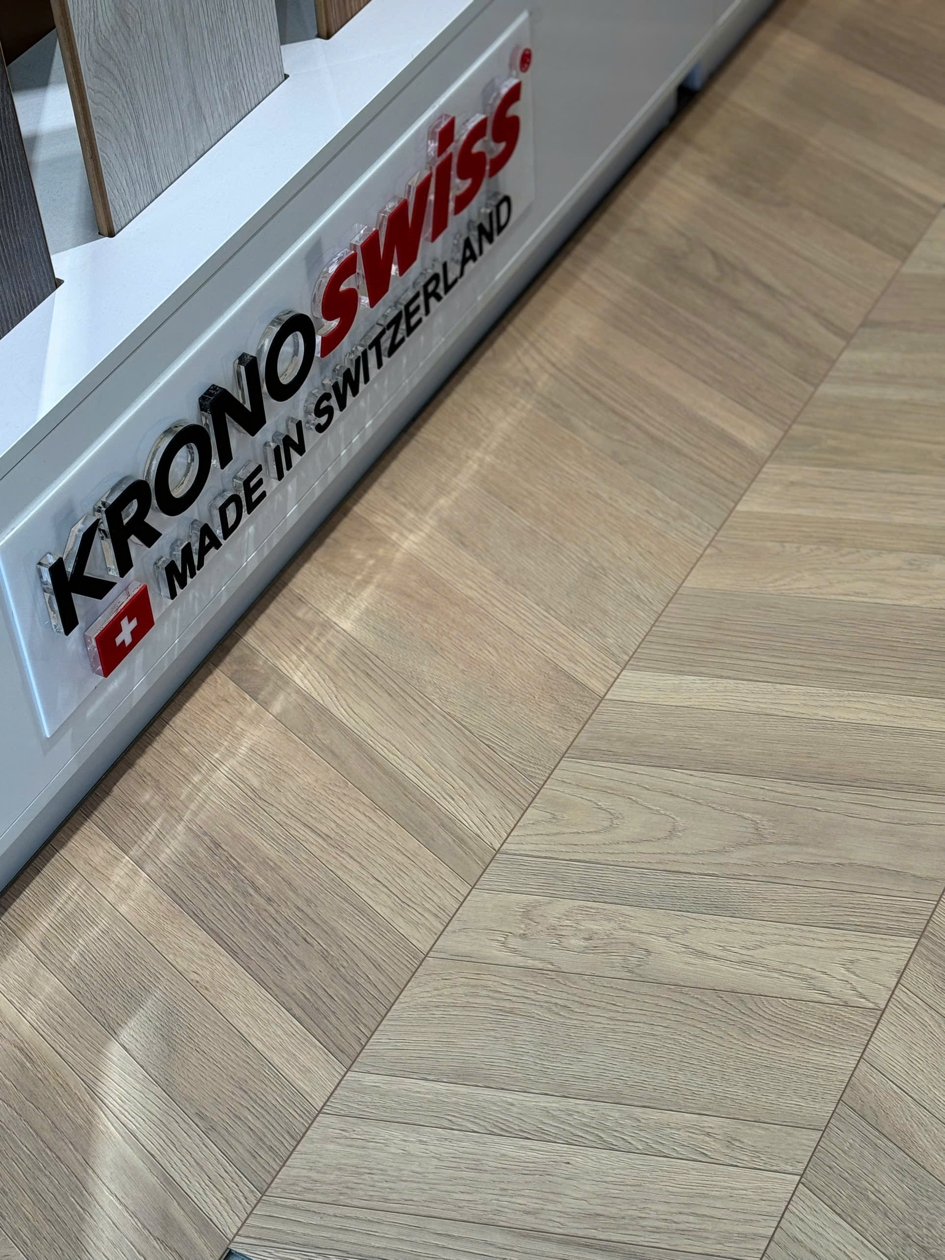 Sàn gỗ xương cá Kronoswiss Chevron D80721