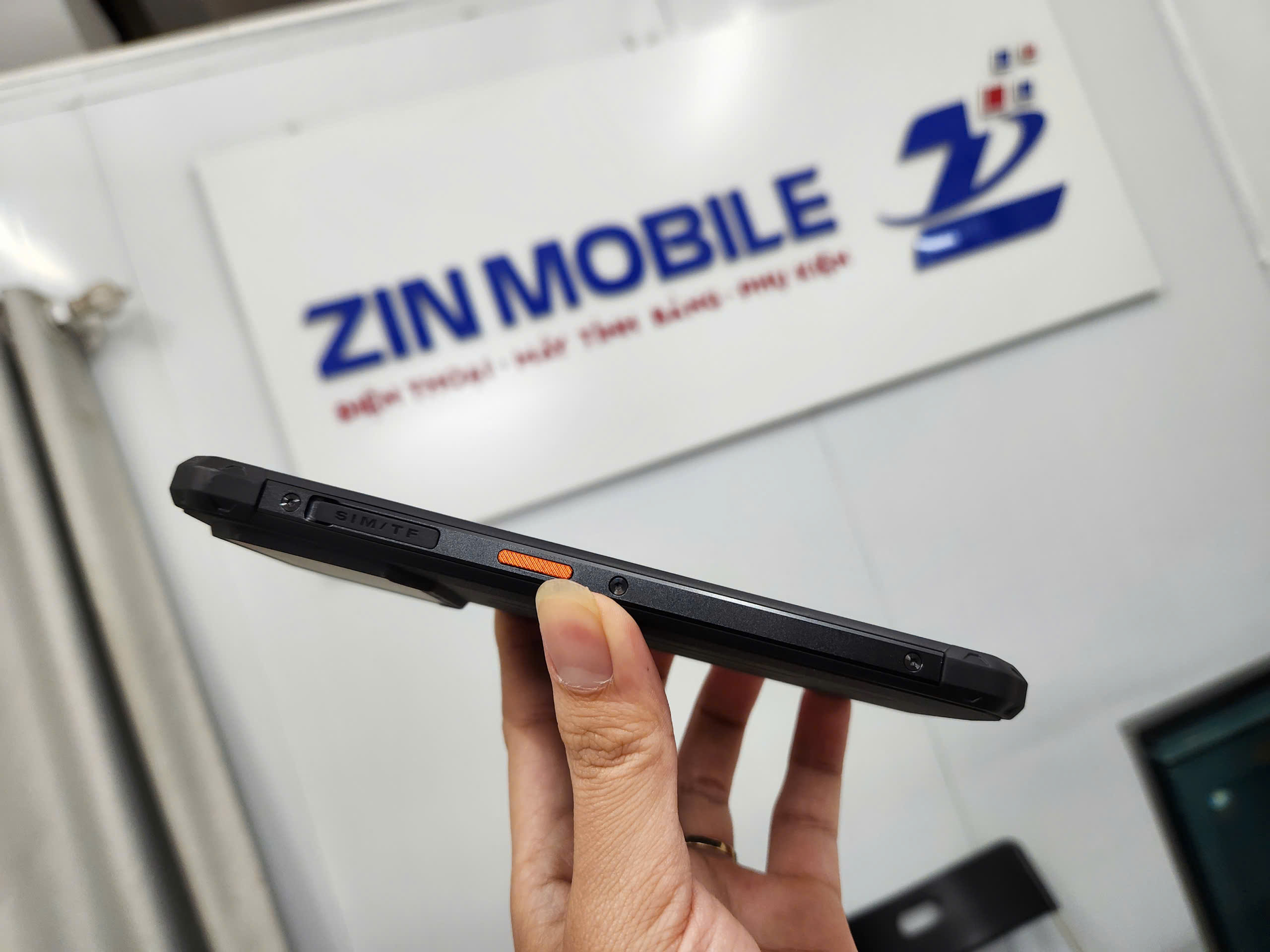 z6436674514741_81e4c9e5832a6fb137c52f77e27602a3