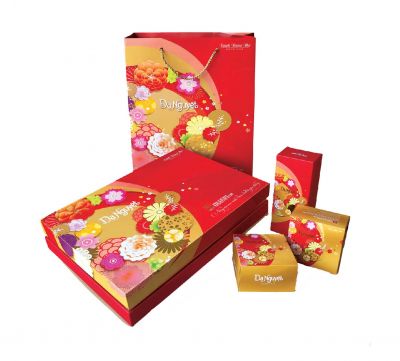 Hộp bánh Dạ Nguyệt (4 bánh x15g + 01 hộp trà 100g)