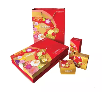 Hộp bánh Dạ Nguyệt (4 bánh x15g + 01 hộp trà 100g)