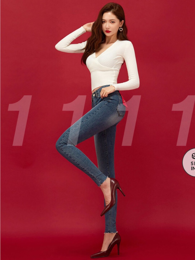 JEAN 5KG
Không cần ăn kiêng hay tập tành gì, chỉ cần ra #chuu mua cái quần Jeans này, giảm liền 5kg
Liên hệ 0976612863