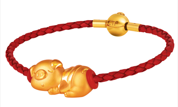 CHOW TAI FOOK DOCILE PIG PURE GOLD LUCKY CHARM