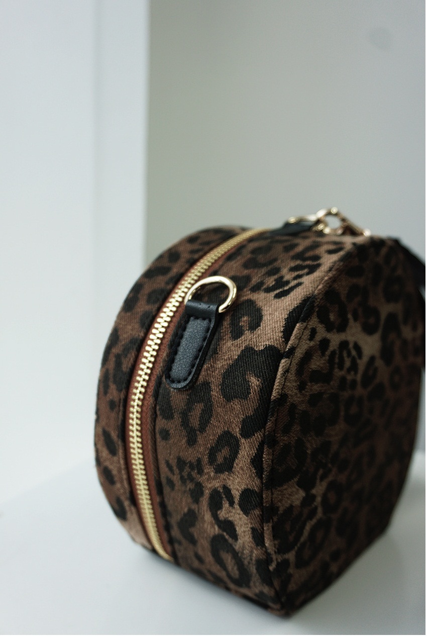 leopard leopard bg