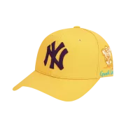 NÓN MLB NEW YORK YANKEES GOOD LUCK CHARACTER ADJUSTABLE CAP - YELLOW