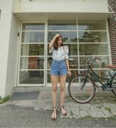 THỜI TRANG HÀN QUỐC - Frayed Uneven Hem Shorts