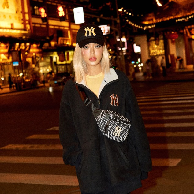 ÁO MLB NEW YORK YANKEES VOLUME LETTERING FLEECE SWEATSHIRT - BLACK