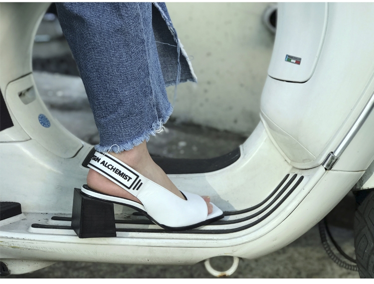 MAL_SLINGBACK_BK_4