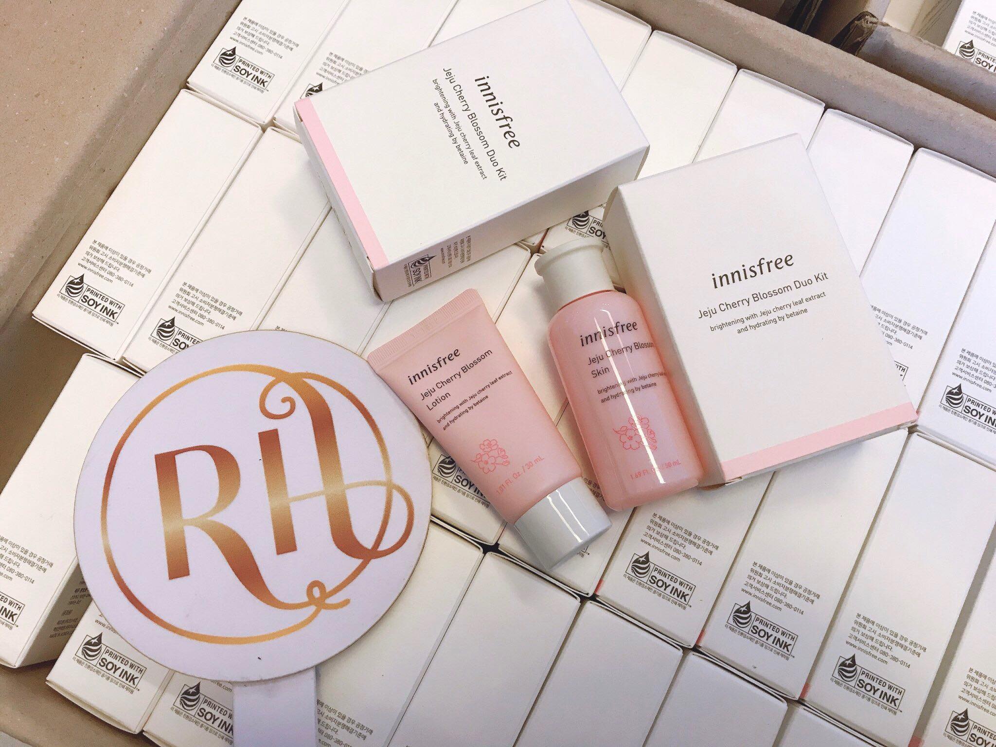 Innisfree Jeju Cherry Blossom Duo Kit_5