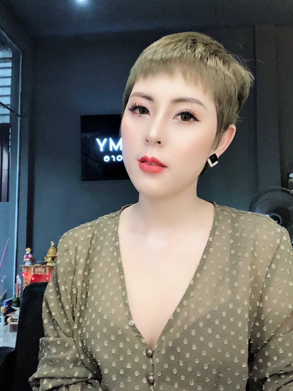 Hồng Nhung