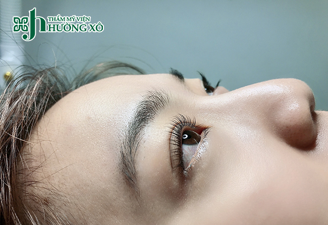 Dịch vụ uốn mi