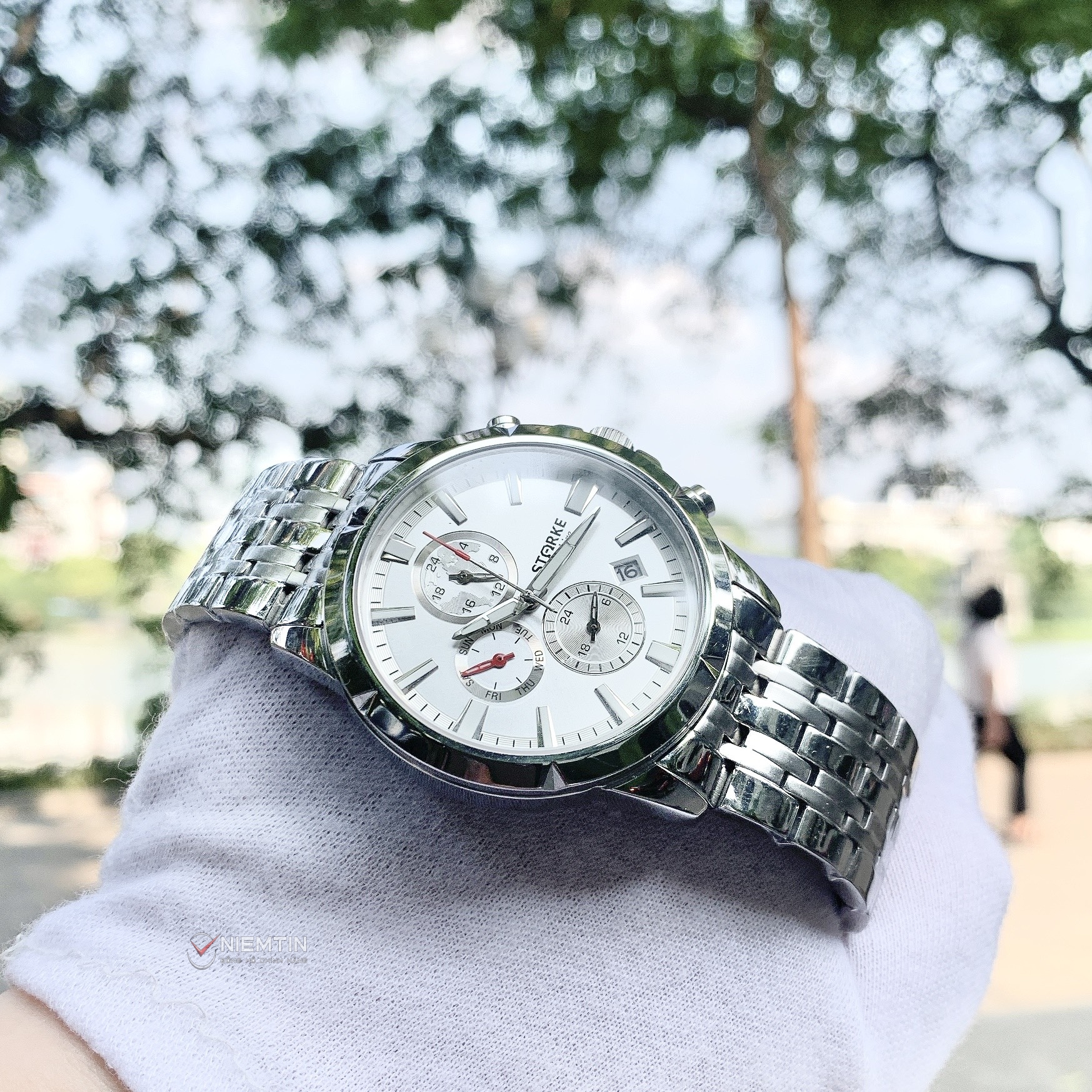 z4358543692550_2b7d630ac3bb400589bce0cfac94feae