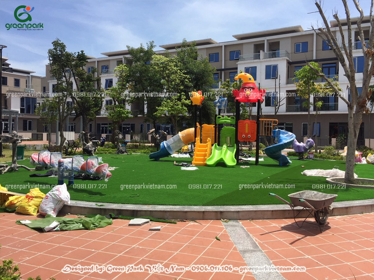 Các thiết bị sân chơi BT2 - khu biệt tự Lan Viên sau khi đã lắp đặt xong Các thiết bị sân chơi BT2 - khu biệt tự Lan Viên sau khi đã lắp đặt xong