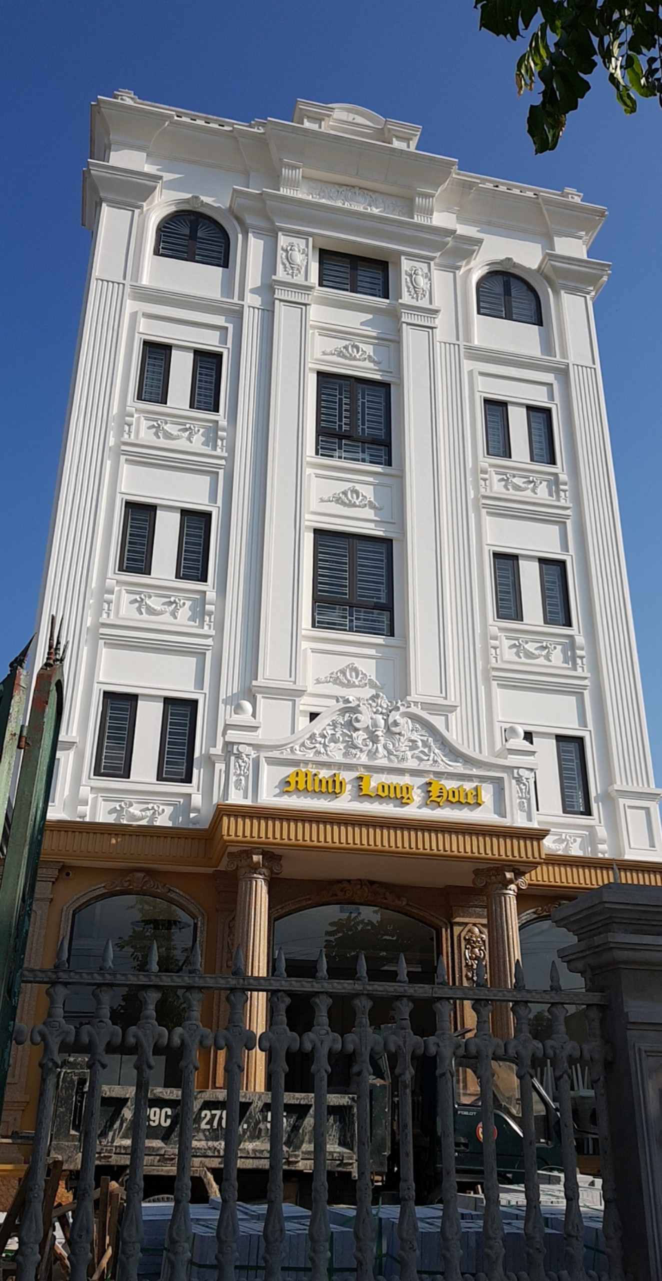 Khách sạn Minh Long