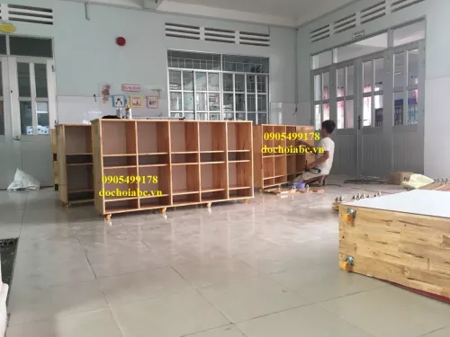 TỦ KỆ  GỖ ĐỂ CẶP DÉP MẦM NON BỀN ĐẸP