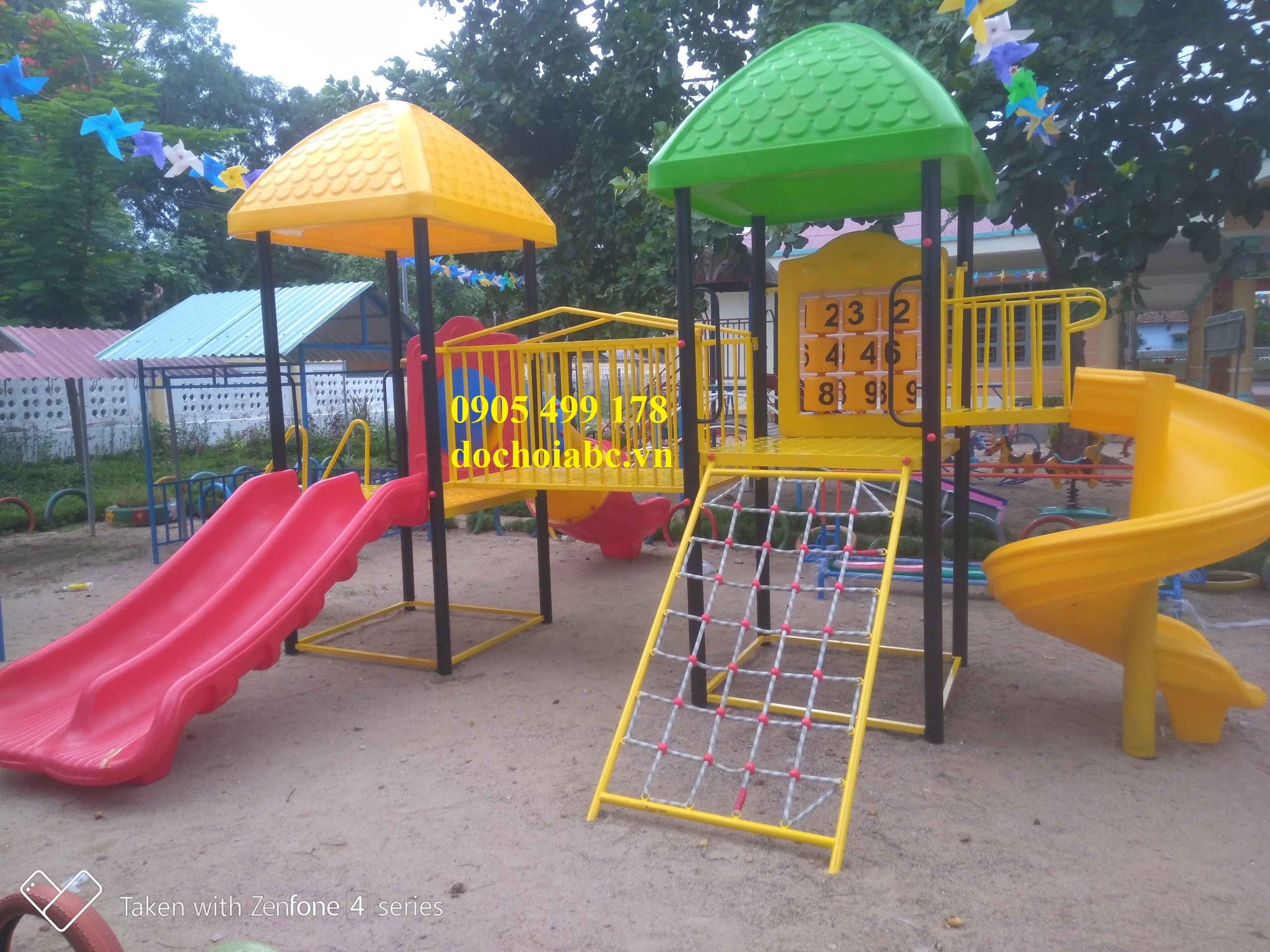 Thiết kế cầu trượt ngoài trời cho bé mầm non giá rẻ