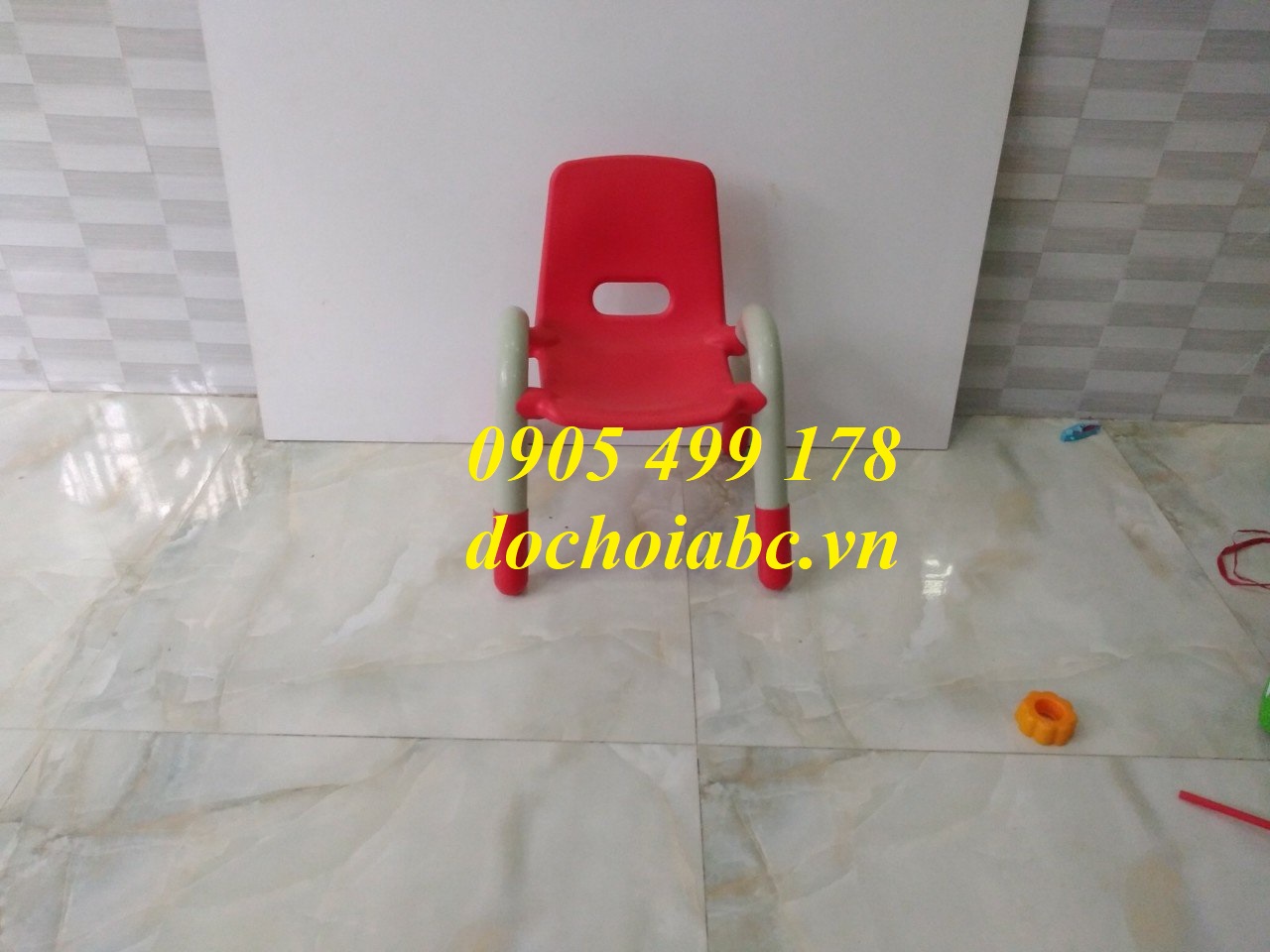 Ghế Nhựa Có Tay Vịn Mầm Non Nhập Khẩu  - Giá Rẻ Tại Sài Gòn