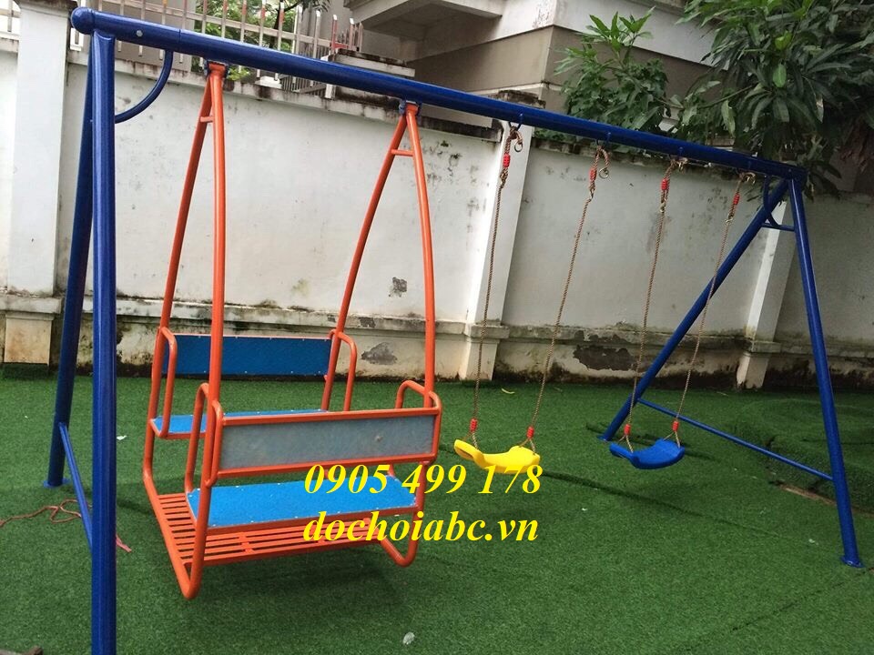 Xích đu ngoài trời cho bé mầm non 6 chỗ