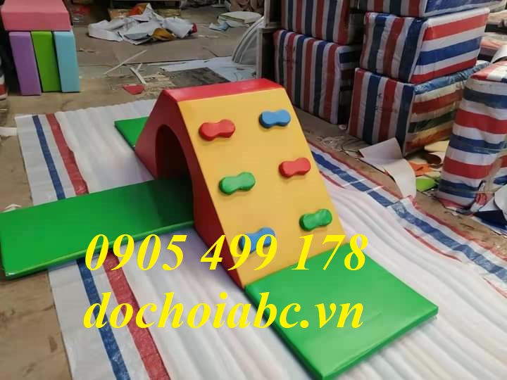 BỘ VẬN ĐỘNG MỀM VÁCH LEO NÚI MẦM NON