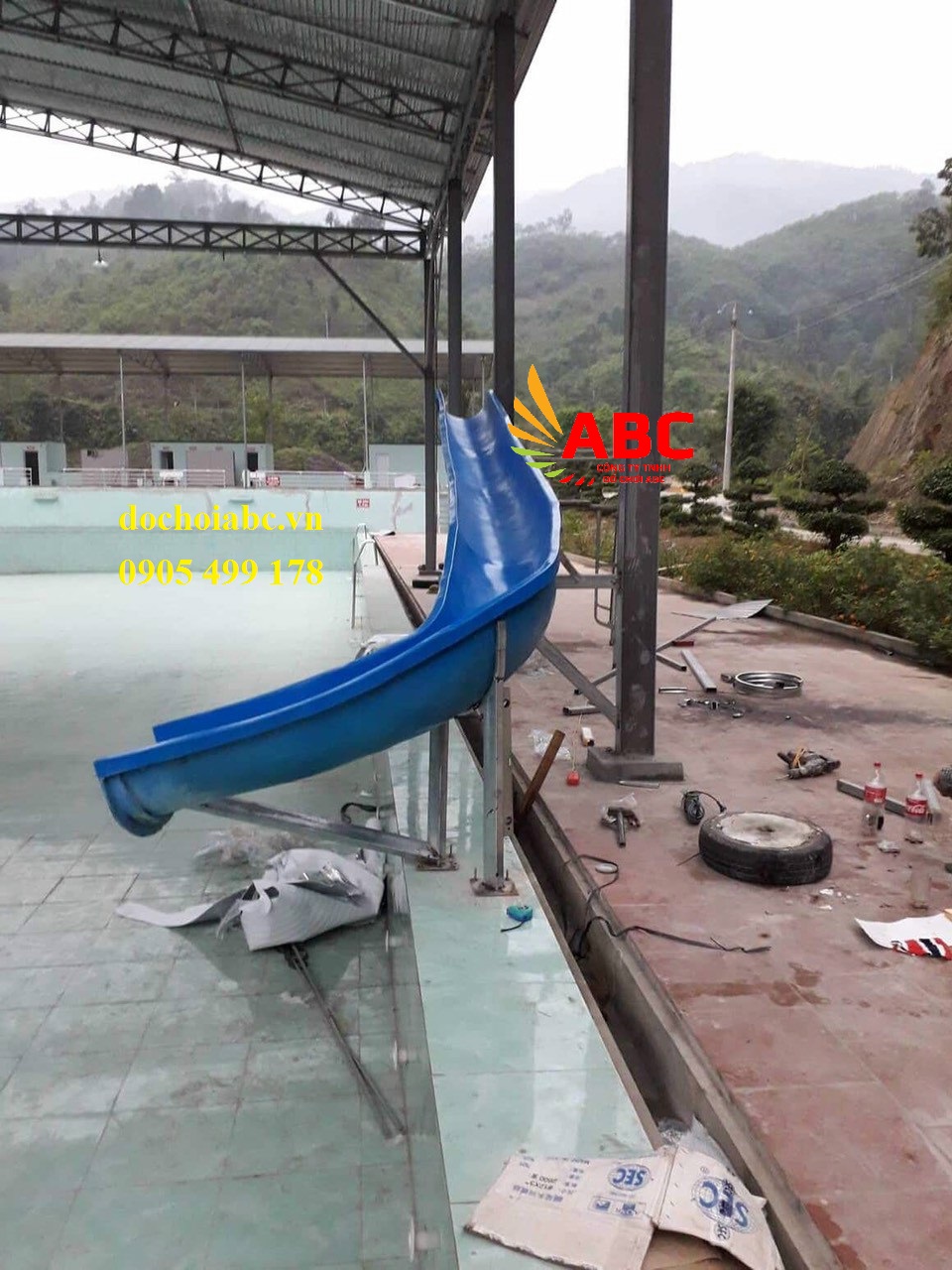 Thi Công Lắp Đặt Máng Trượt Nước Bể Bơi