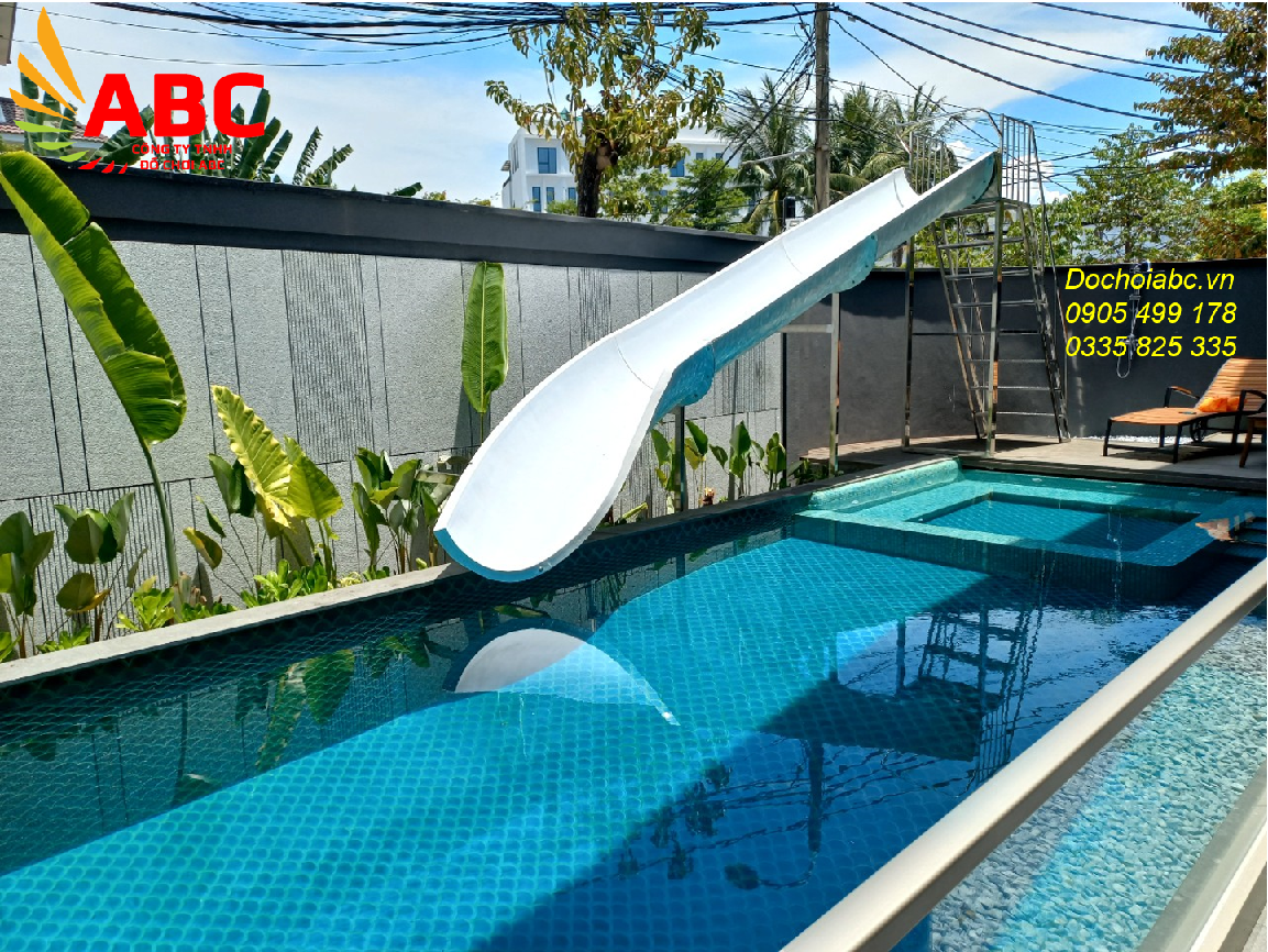 Cầu tuột bể bơi