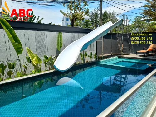 Cầu tuột bể bơi