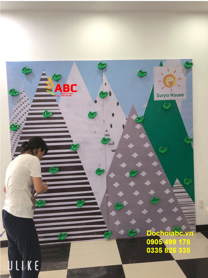 VÁCH LEO NÚI VẬN ĐỘNG