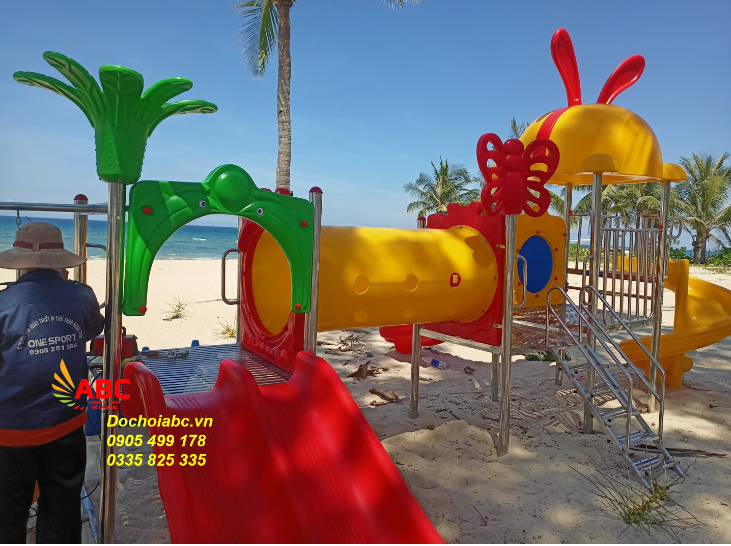 CẦU TRƯỢT LIÊN HOÀN INOX TRÊN BÃI CÁT