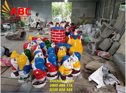 Bộ tượng Nàng Bạch Tuyết và Bảy Chú Lùn - Vườn Cổ Tích