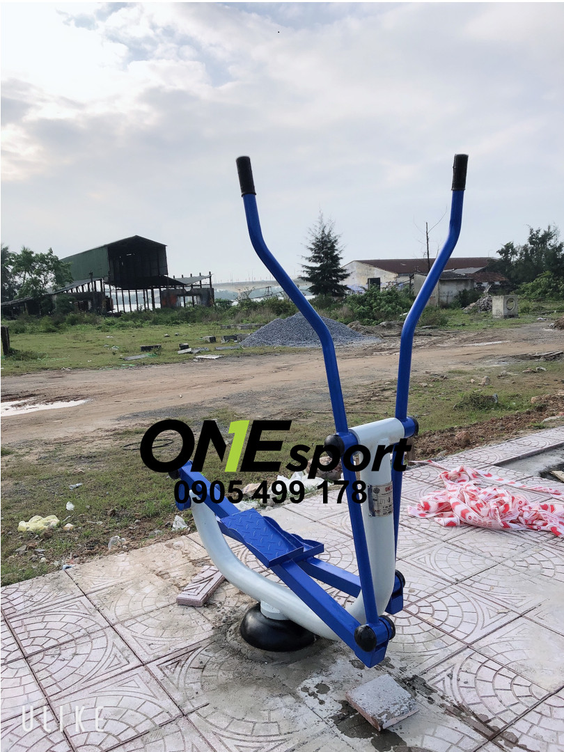 Thiết bị tập thể dục ngoài trời tại công viên