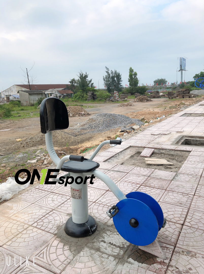 Thiết bị đạp xe có tựa lưng ngoài trời