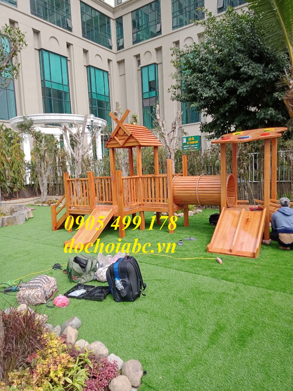 Sản xuất bộ cầu trượt liên hoàn gỗ cho bé