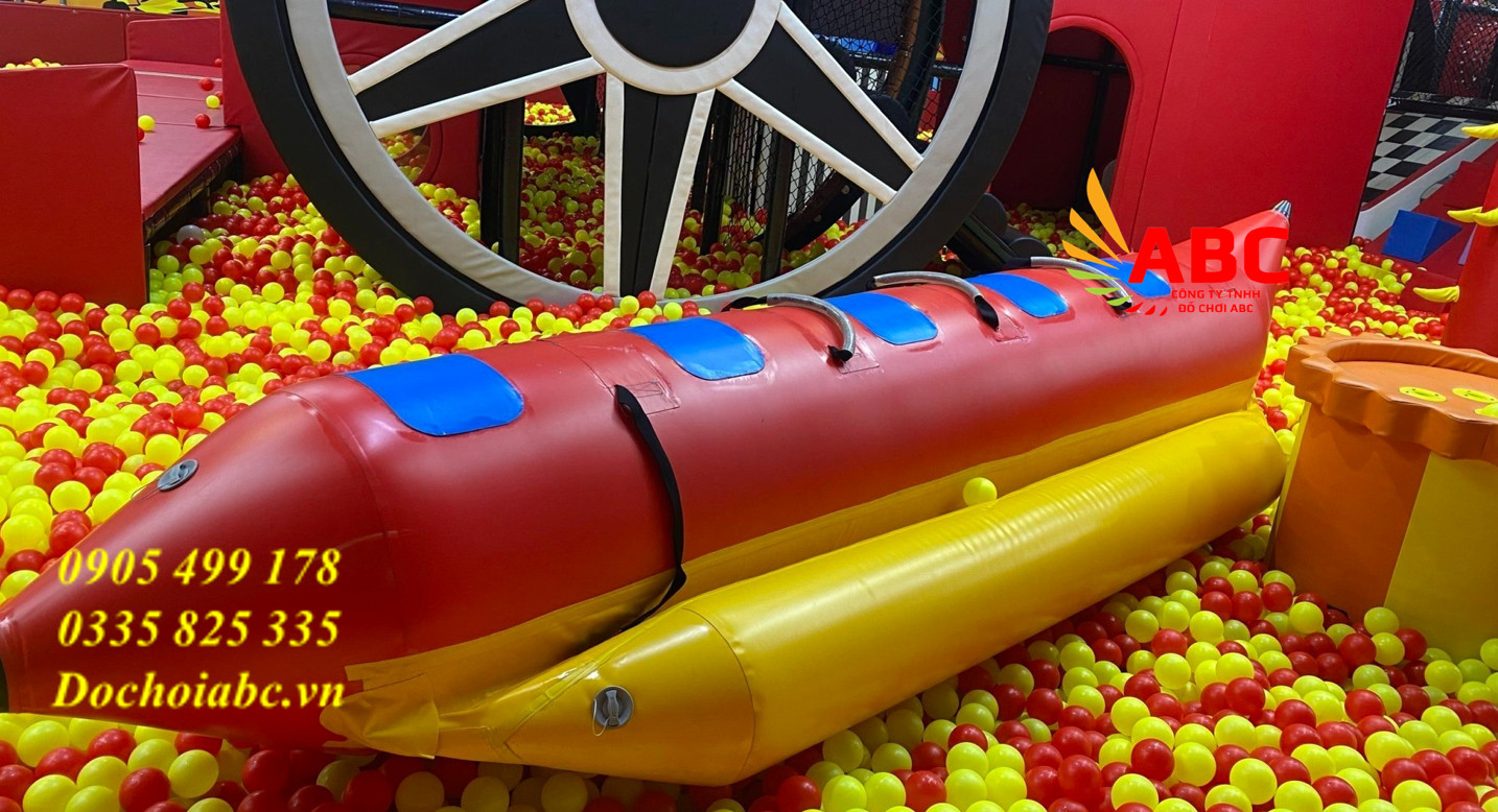 Con thuyền bơm hơi đồ chơi khu vui chơi trẻ em