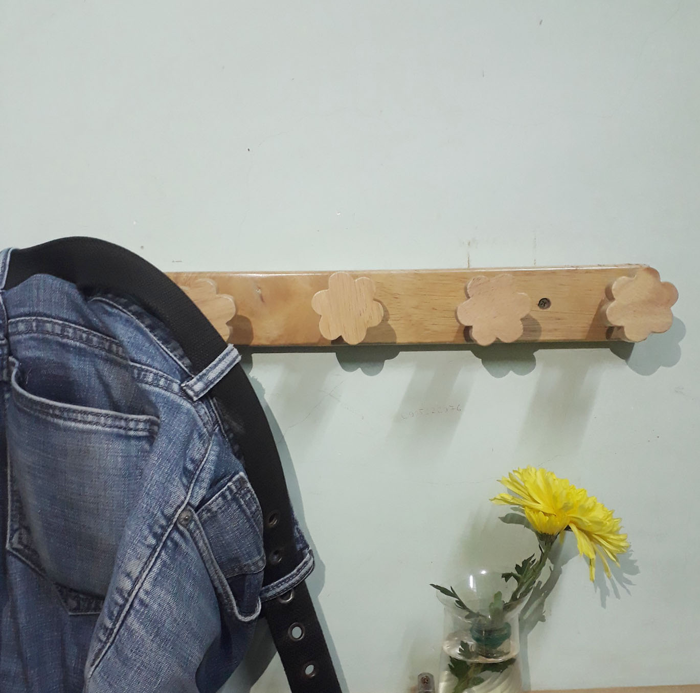 MÓC TREO QUẦN ÁO GẮN TƯỜNG 5 CHẤU HÌNH BÔNG HOA (TỰ NHIÊN)