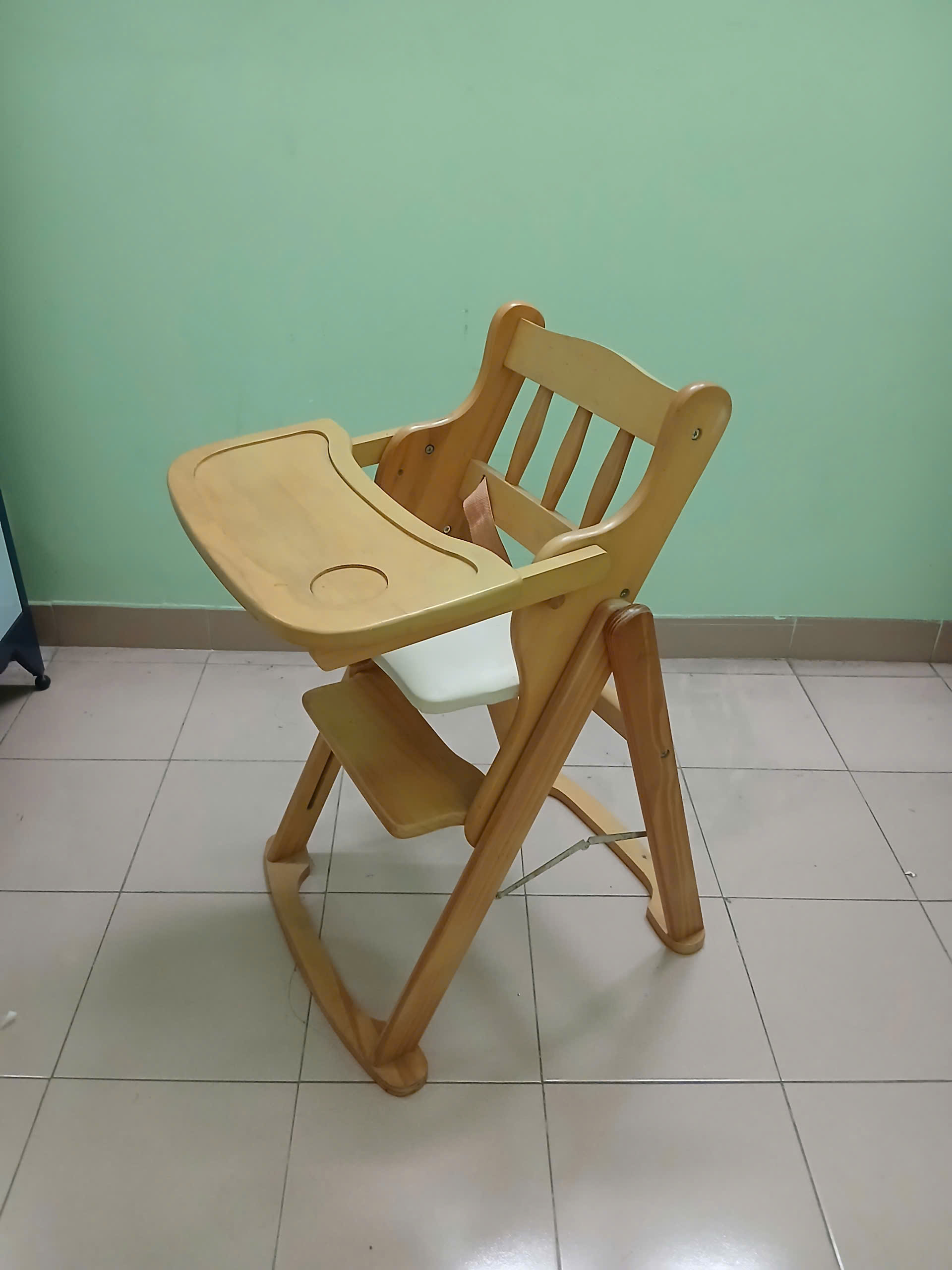 THANH LY GHẾ ĂN DẶP CHO BÉ BẰNG GỖ THÔNG