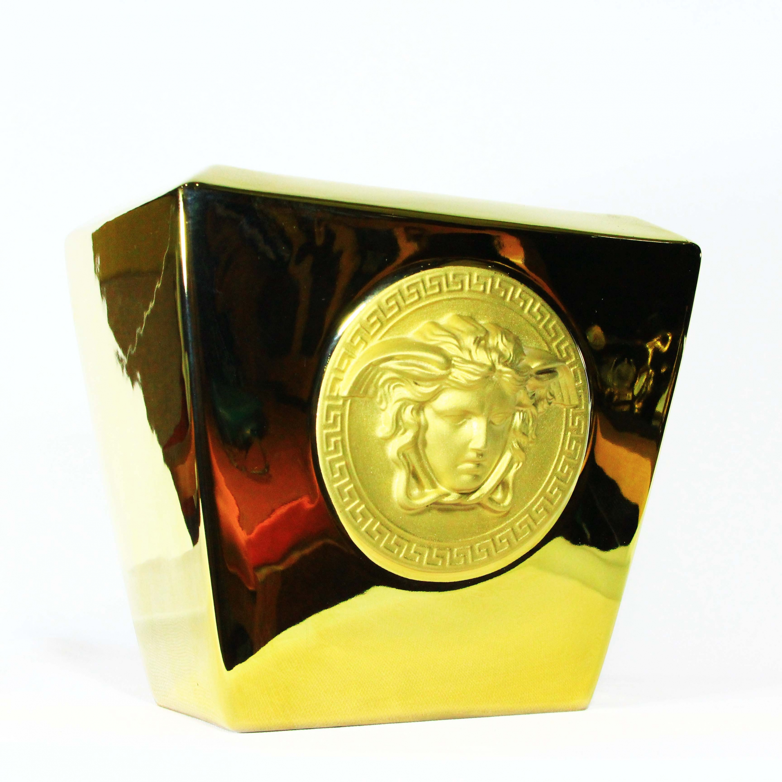 Lọ hoa gốm Versace Medusa (mạ vàng), H18cm