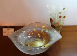 Đĩa hoa vẽ tay nghệ thuật Gipar