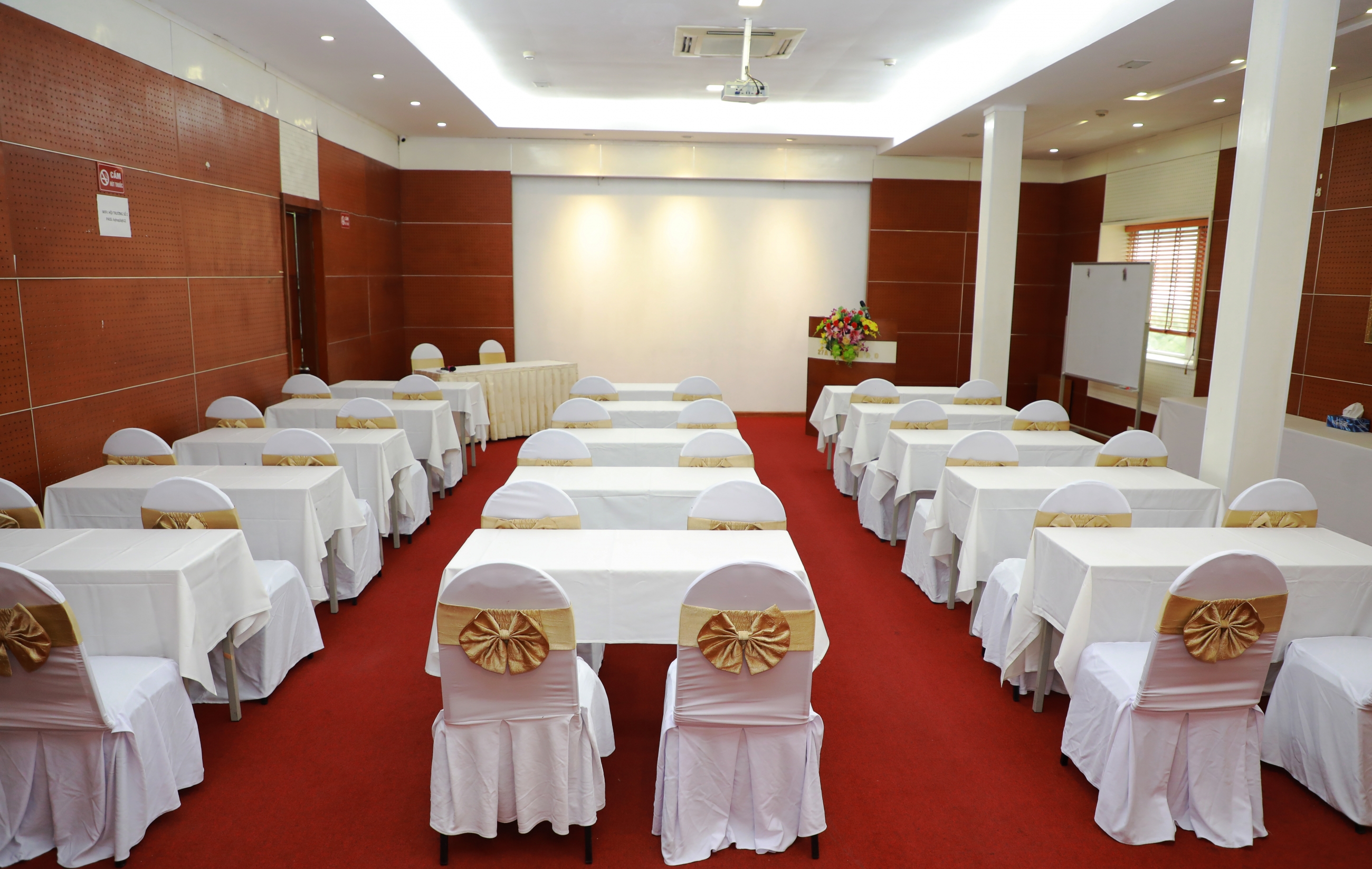 Phòng họp 2 tầng 6 tại 27A Trần Hưng Đạo